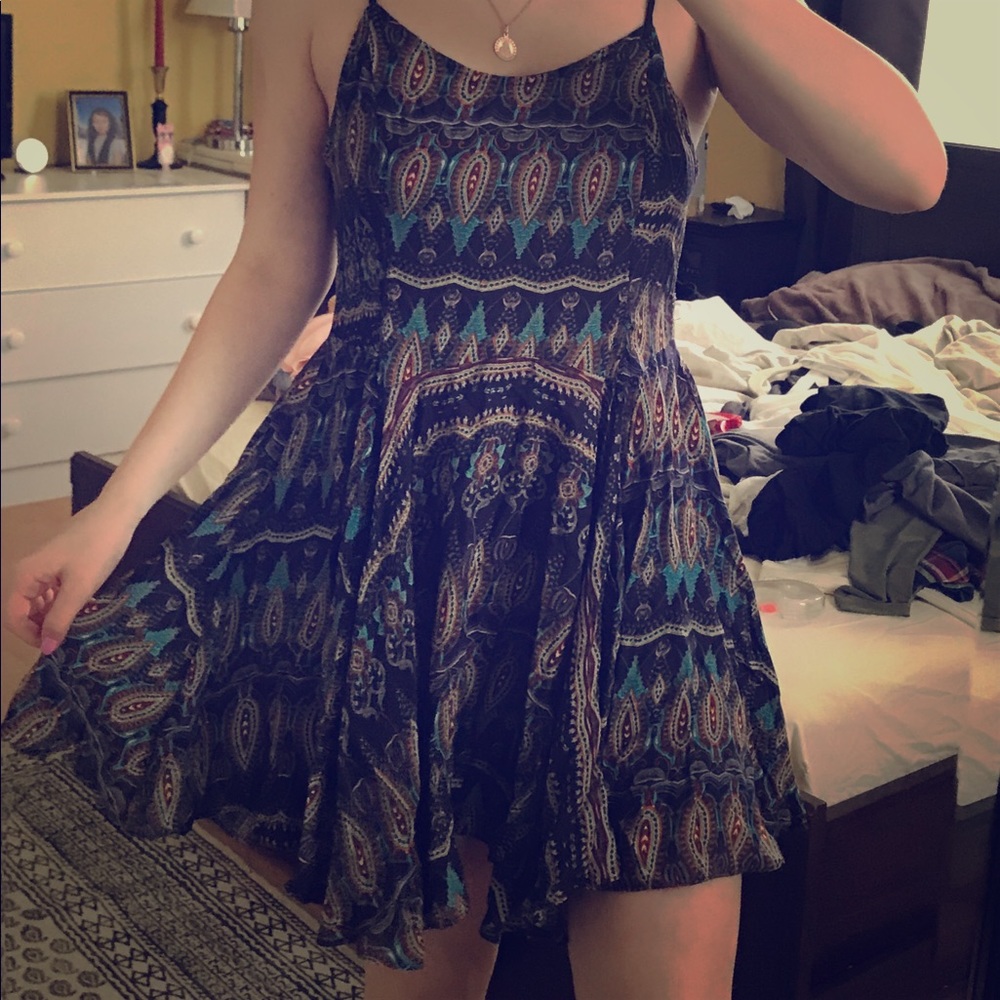 Flowy printed tie up dress
